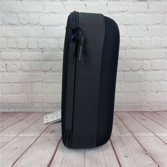 Incase Carry Case For Meta Quest Pro Black (INOM100718-BLK) - Picture 6 of 12